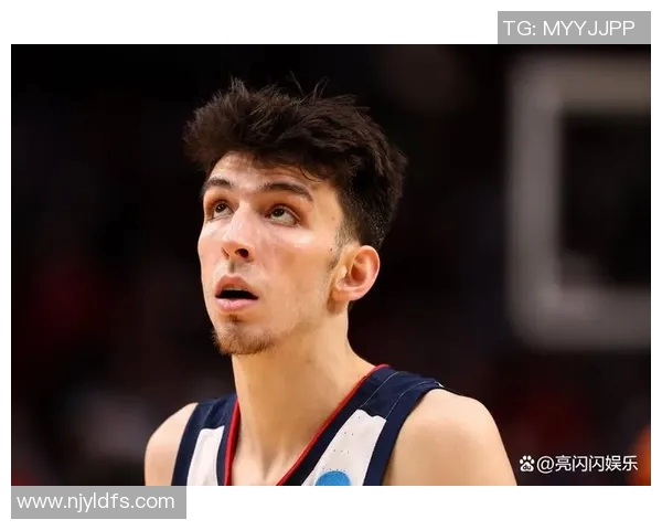 切特霍姆格伦的篮球之路与未来展望：从新秀到明星的成长历程